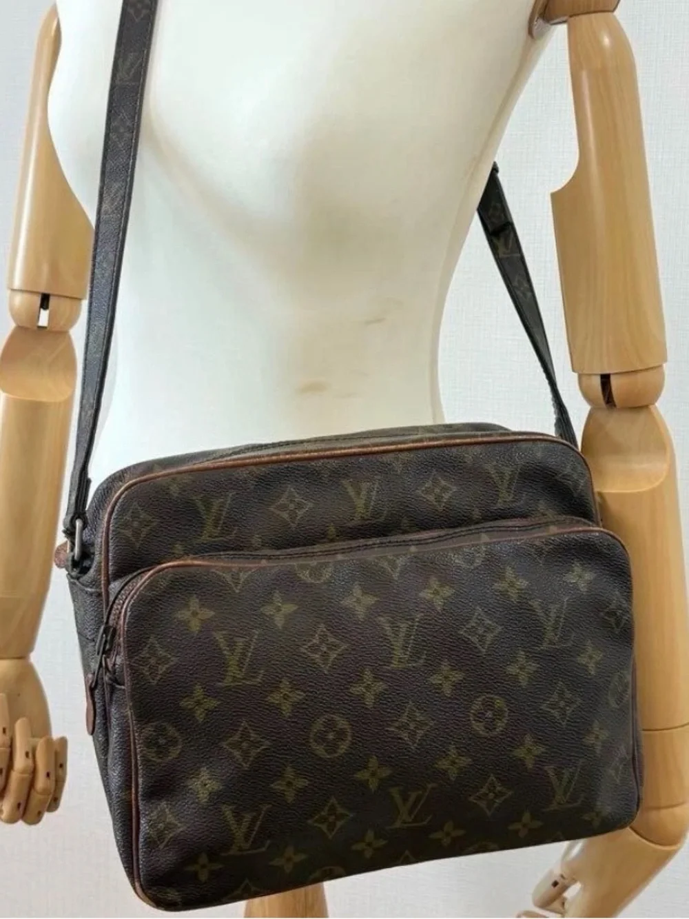💕Louis Vuitton Nile messenger Monogram  GM bag